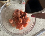 Foto del paso 1 de la receta: Poke bowl de salmón marinado en soja