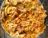 A picture of step 4 of Sundried tomato pesto and pasta salad.