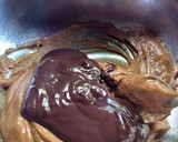 Foto del paso 2 de la receta: Conitos rellenos con dulce de leche y chocolate