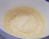 Morzsás szilvás pite habkönnyű tésztával recept fázis 4 fotója