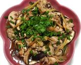 รูปขั้นตอนการทำที่ 5 ของ ไก่นึ่งเต้าเจี้ยว (โต้วเจียงเจิงจี)