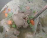 Foto langkah ke 3 dari resep Sop ayam kacang hijau.