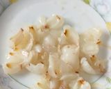 A picture of step 2 of Lychee with Jamun Smoothie.