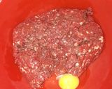 Foto del paso 1 de la receta: Pastel de carne relleno con jamón, queso y huevo!