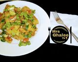 A picture of step 6 of Fried golden tofu with salad.