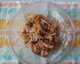 A picture of step 4 of Ulli vadai (onion vadai).