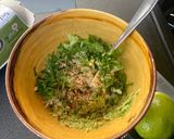 Foto langkah ke 1 dari resep Avocado Omelette.