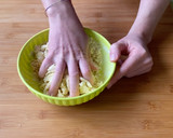 Foto del passaggio 1 della ricetta Quiche svuota frigo con insalata iceberg
