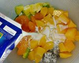 Foto langkah ke 4 dari resep Sop Buah Premium.