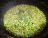 Foto del paso 4 de la receta: Guisantes de la huerta en salsa a la menta y huevo frío 🥚