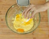 Foto langkah ke 2 dari resep Kue Semprit Devina Hermawan.