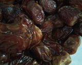 Foto langkah ke 1 dari resep Jus Madu Kurma.
