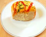 Foto langkah ke 6 dari resep Roti Sosis Panggang Eggless.