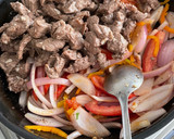 Foto del paso 2 de la receta: Lomo saltado