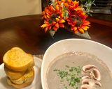 A picture of step 4 of Cream of Mushroom Soup.