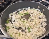 A picture of step 2 of Chicken Vindaloo.