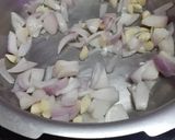 A picture of step 1 of Pizza Sauce.