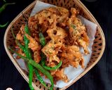 A picture of step 6 of Onion pakoda.
