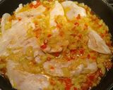 Foto del paso 2 de la receta Merluza con calabacín y pimientos rojos a la bechamel