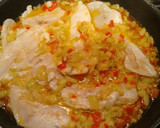 Foto del paso 2 de la receta: Merluza con calabacín y pimientos rojos a la bechamel