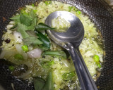 A picture of step 1 of 5 minutes kanda poha.