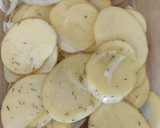 Foto del paso 2 de la receta: Merluza encebollada con arándanos