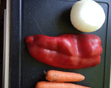 Foto del paso 1 de la receta: Pollo estofado