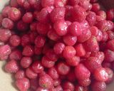 Foto langkah ke 1 dari resep Selai Strawberry Homemade.