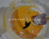 Foto langkah ke 7 dari resep Tokyo Banana Chocolate Roll Cake.
