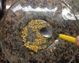 Foto del paso 2 de la receta: Pochoclos dulces sin aceite en microondas🍿😋