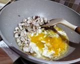 Foto langkah ke 2 dari resep Nasi Goreng Ceria.
