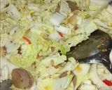 Foto langkah ke 3 dari resep Tumis sawi putih bakso.