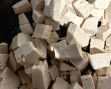 Foto del paso 2 de la receta: Tofu salteado con cebolla y setas