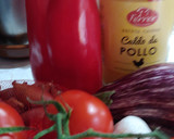 Foto del paso 1 de la receta: Albóndigas de pollo con especias de Fajita y salsa de tomate mediterránea, berenjena y bacon