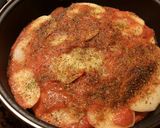 Foto del paso 8 de la receta Cazuela de chicharros, en salsa de tomate y patatas