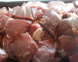 Foto del paso 1 de la receta: Caldereta de cordero con vino tinto, huevo duro y almendras