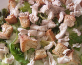 Foto del paso 5 de la receta: Ensalada Cesar con gallina y mayonesa con cilantro