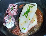 Foto del paso 12 de la receta: Calamar a la plancha al limón con ajos garrapiñados y perejil