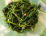 Foto langkah ke 2 dari resep Tumis Kangkung.