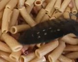 Foto del passaggio 4 della ricetta Rigatoni alla Gricia