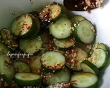 Gambar langkah 2 resipi Oi Muchim (Korean Spicy Cucumber Salad).