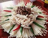 Hình bước làm 2 của món Lẩu nấm chim câu