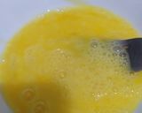 Foto langkah ke 3 dari resep Omelette Bayam Jamur Kuping - MPASI 12m+.