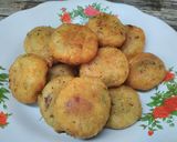 Foto langkah ke 4 dari resep Perkedel Kentang Tanpa Telur.