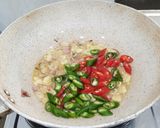 Foto langkah ke 7 dari resep Tumis Jamur Shimeji.