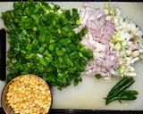 डाळ कांदापात भाजी (dal kandapat bhaji recipe in marathi) रेसिपी स्टेप 1 फोटो