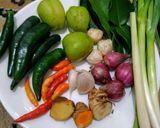 Foto langkah ke 2 dari resep Tumis Usus Ayam Cabe Ijo.
