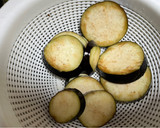 Foto del paso 2 de la receta: Berenjenas crujientes con Miel