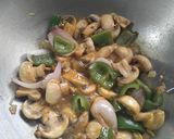 A picture of step 5 of Capsicum 🫑 Mushroom 🍄.