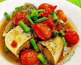 Hình bước làm 3 của món Cá Thu Nhật Kho Cà Chua Bi